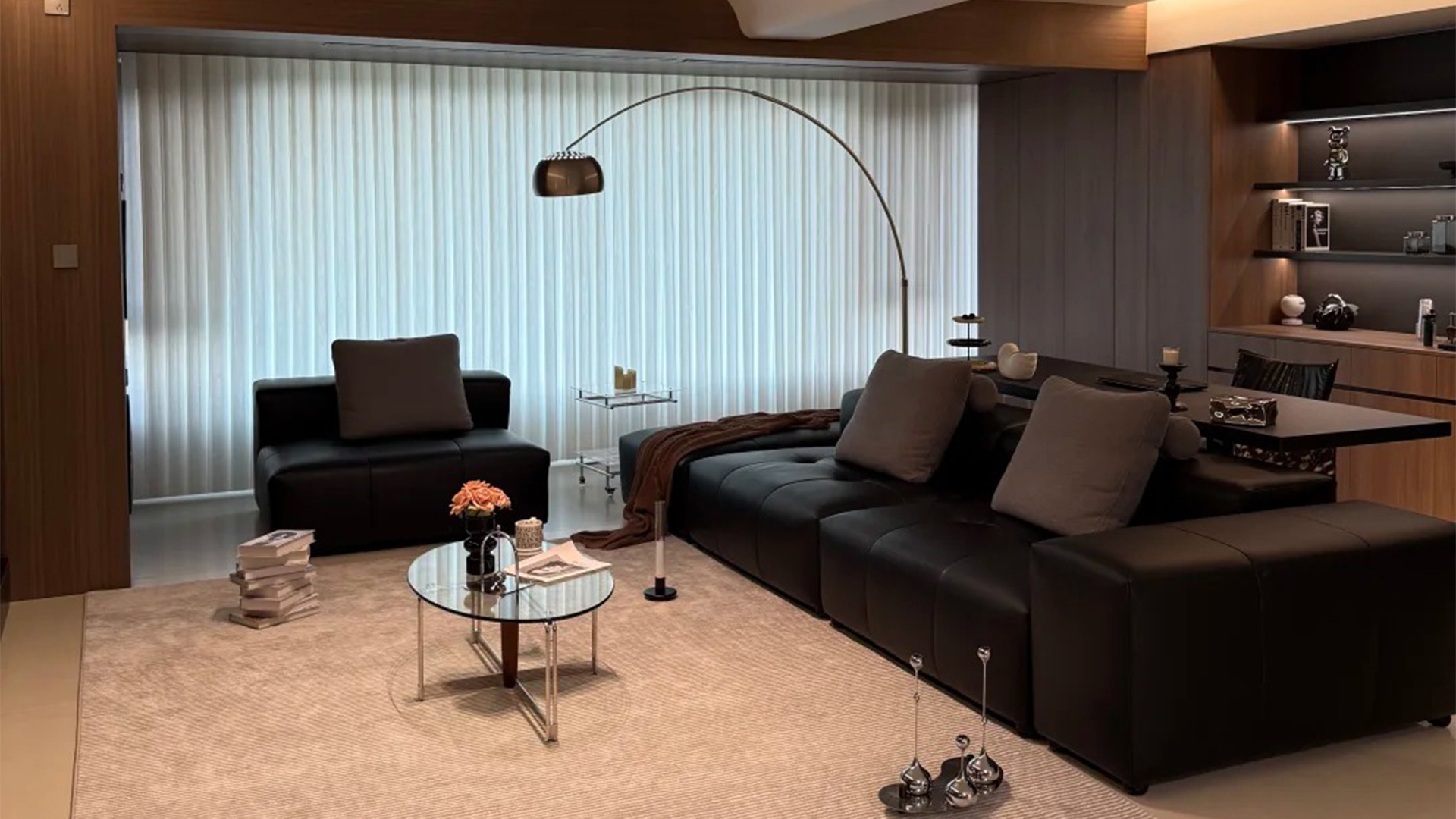 輕奢風(fēng)案例 | 金屬玻璃與中性色調(diào)協(xié)奏，細(xì)節(jié)勾勒高級(jí)感